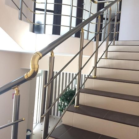 Falesti Hotel Paulina מראה חיצוני תמונה